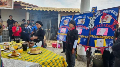 Estudiantes 2do secundaria ganadores de la Feria Gastronómica en el Sector Menor del CNSV
