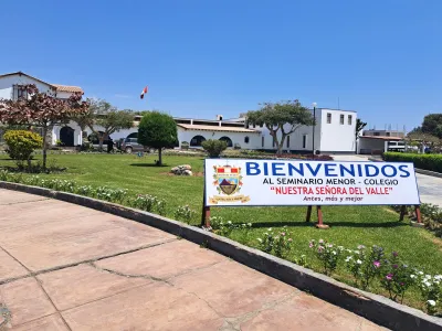 Frontis del Colegio Seminario Menor Nuestra Señora del Valle